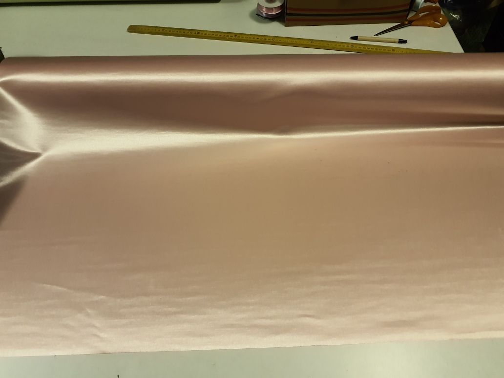 Tkanina róż szer.ok.105 cm.kupon 2,95 m.