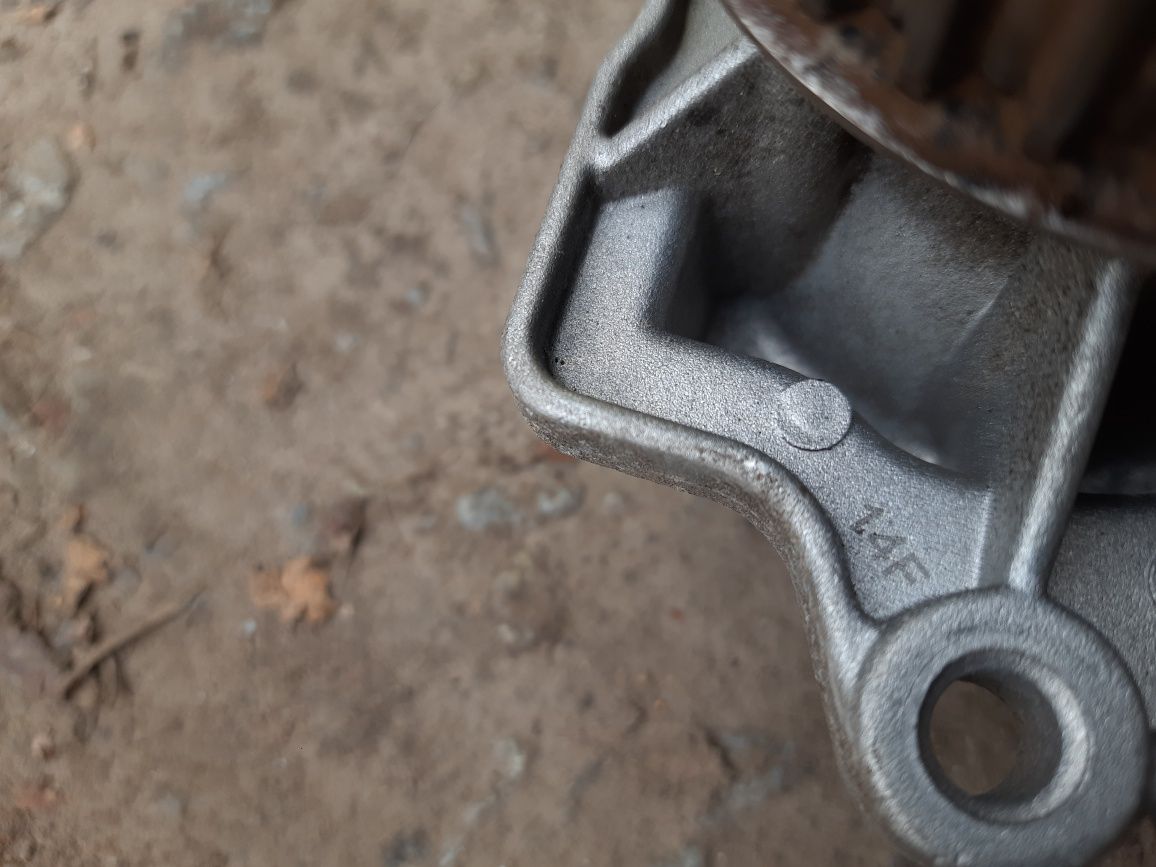 Водяной насос помпа на Volkswagen Polo 1.2 1.4 STARLINE VP SK122