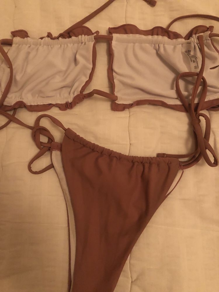 Biquini castanho, cueca cortina, peito original