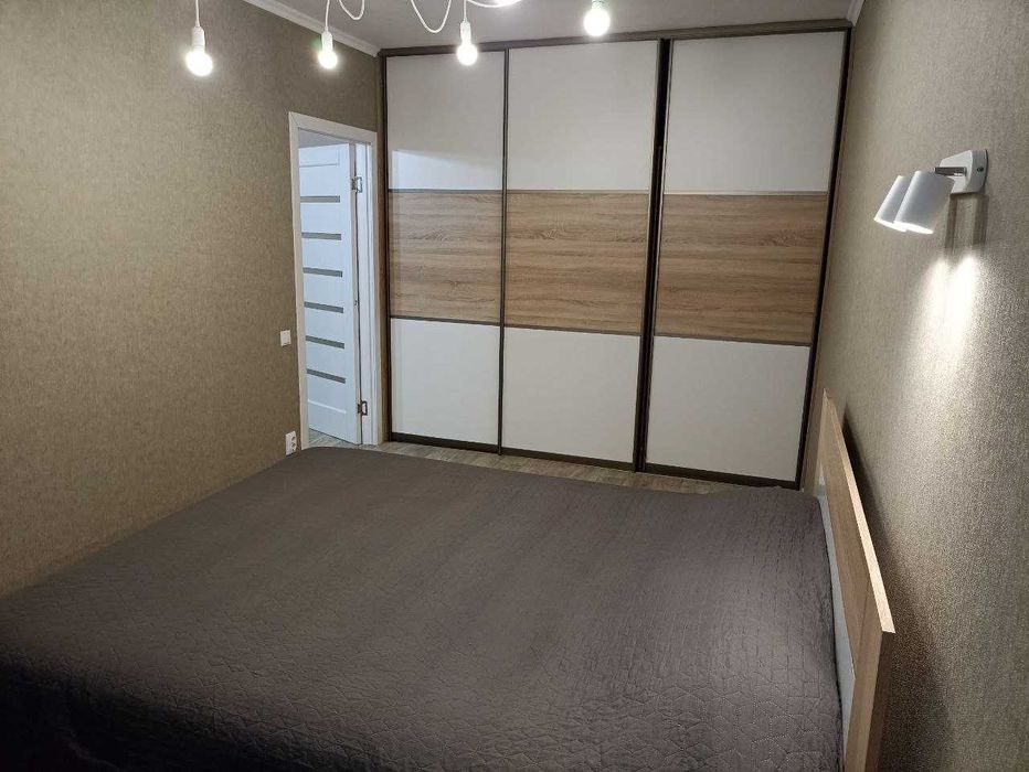 м.Наукова 2кімнатна, поруч госпіталь. Домашній затишок