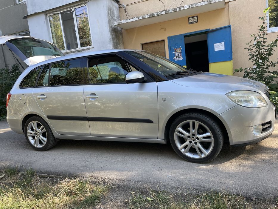 Skoda Fabia 2008 г 1.4 бензин