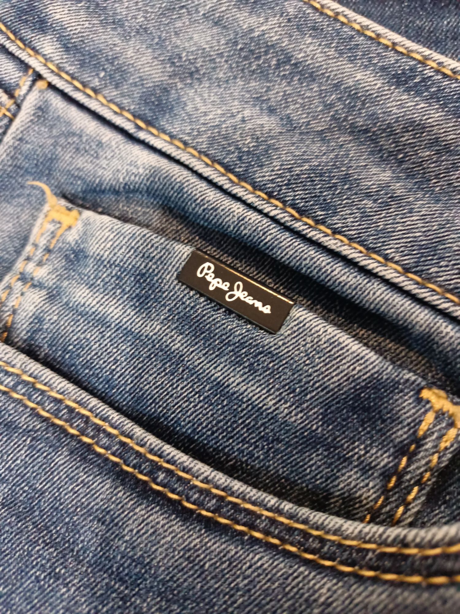 Sprzedam jeansy damskie Pepe jeans rozmiar L stan świetny