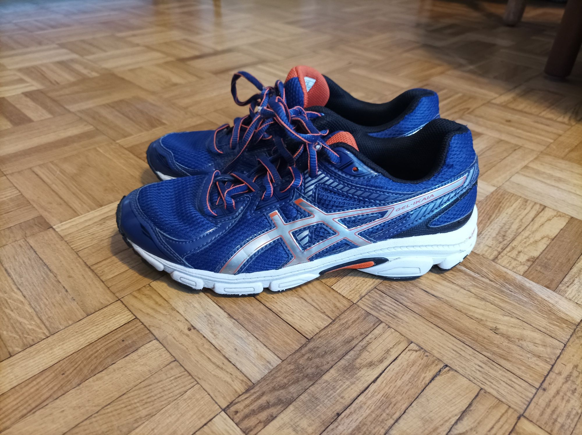 Buty sportowe damskie Asics Ikaia