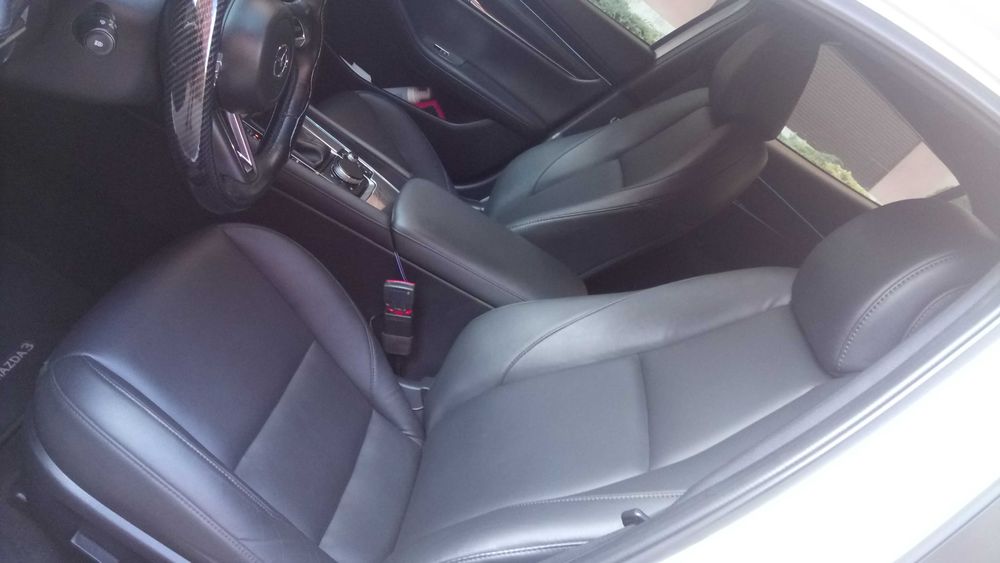 Мазда 3 автомат в белом цвете 2021г mazda 3 automat хэтчбек спорт авто