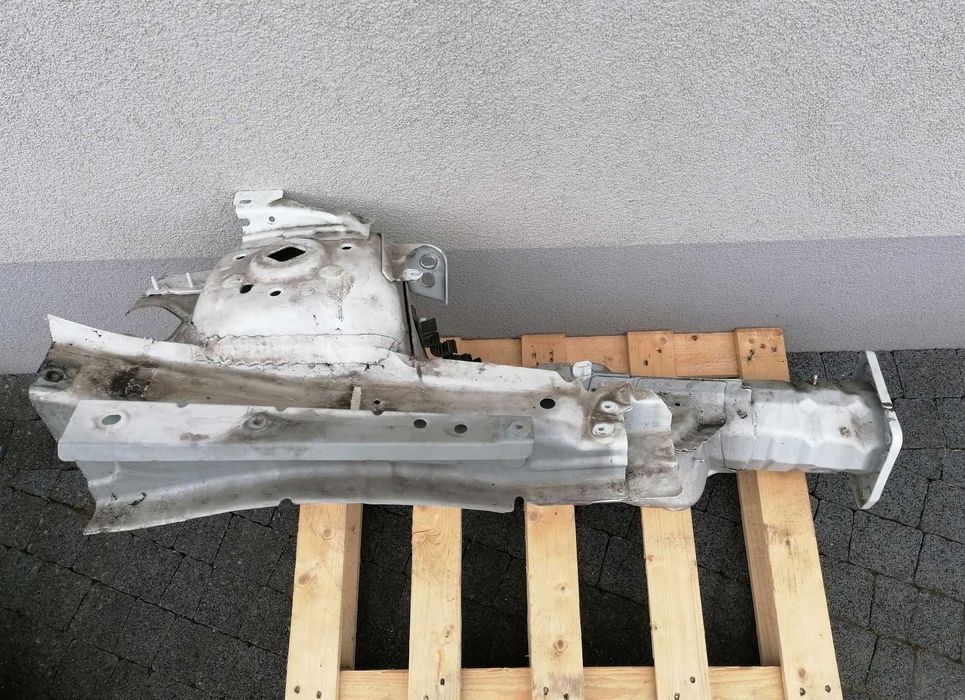 Volvo XC60 I Lift 2014-17r - Podłużnica prawa