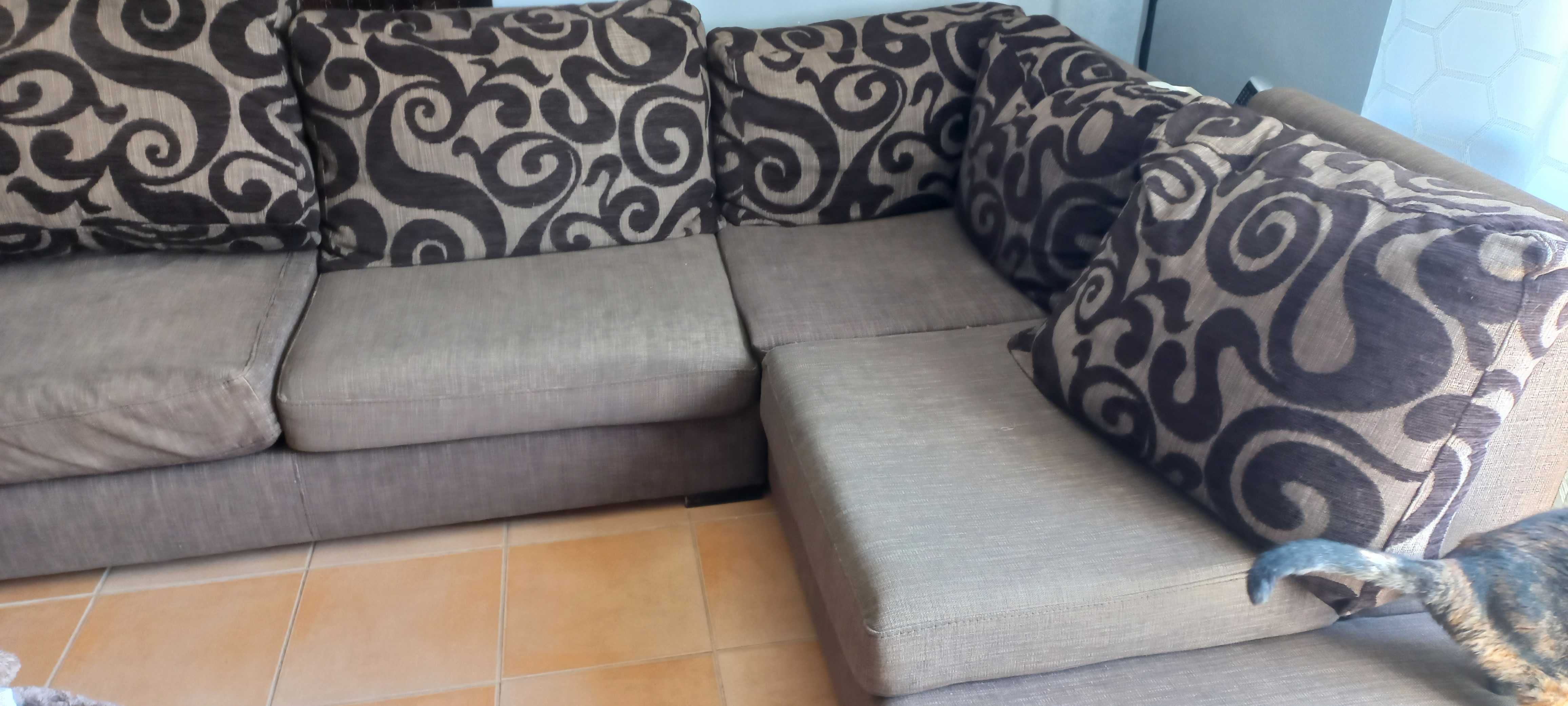 Conjunto de sofás chaise longue usados como novos