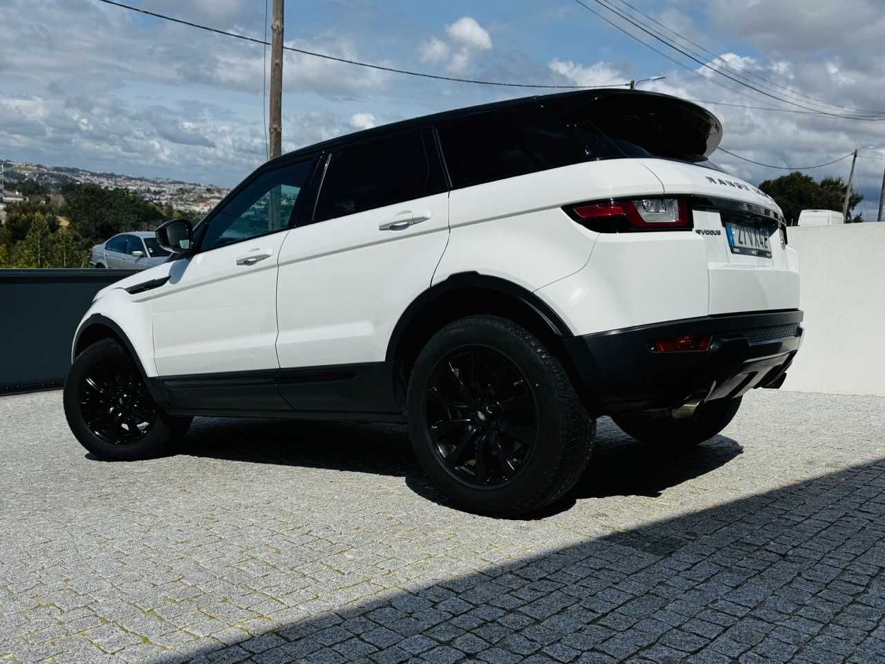 Range Rover Evoque 2.0 D150 R-DYNAMIC - Apenas 65mil km