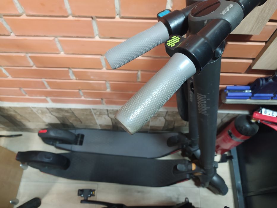 Електросамокат Ninebot E25E