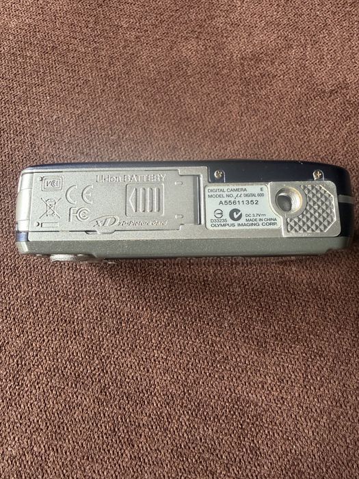 Aparat cyfrowy vintage Olympus M Digital 600