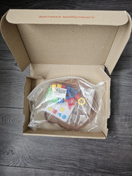 Гра монтесорі монтессорі на запам'ятовування.