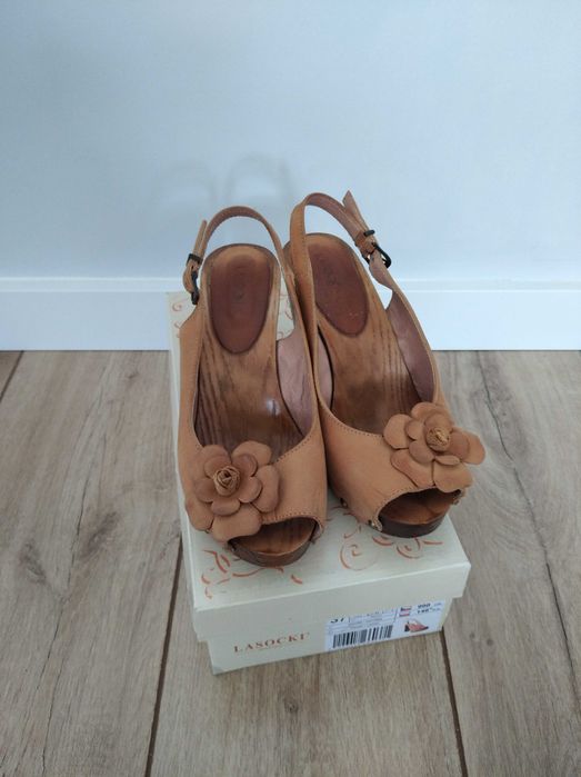 Buty damskie drewniane