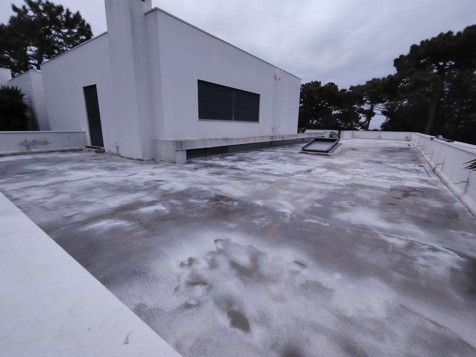 Impermeabilização em Poliuretano e Pisos Epóxi.