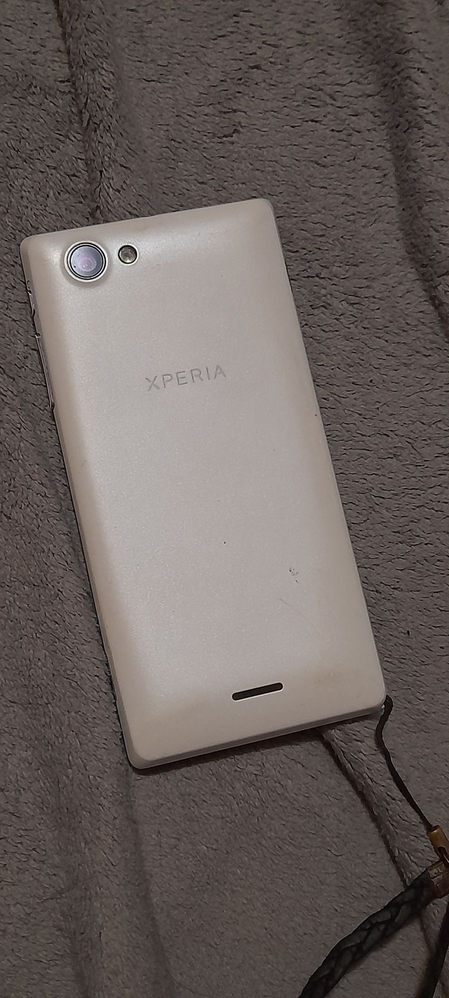 Продам телефон Sony xperia j