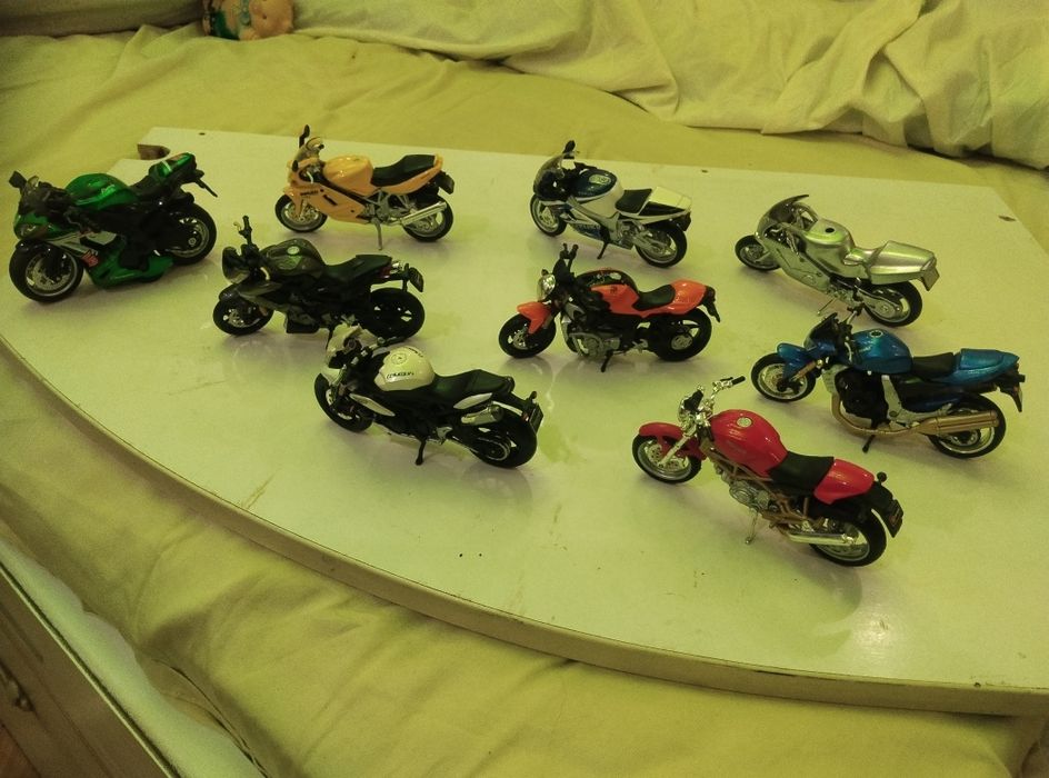 Модельки мотоциклов.