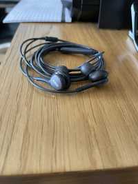 Auriculares AKG Novos