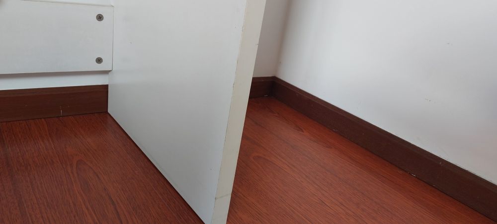 Secretária com tampo de vidro