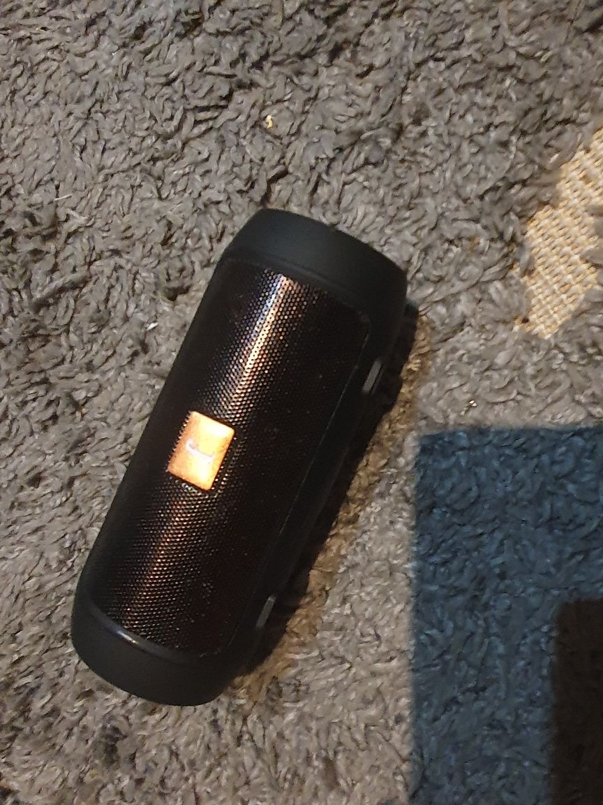 Glosnik bloututh CHARGE MINI uszkodzony