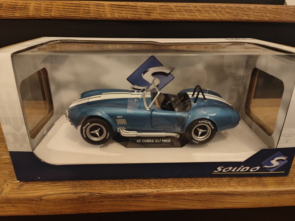 Solido AC Cobra Blue 1/18