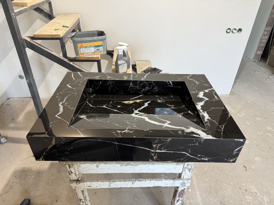 Умивальник з керамограніту