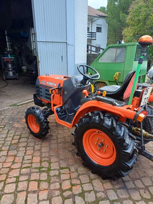 TRATOR KUBOTA B 1410