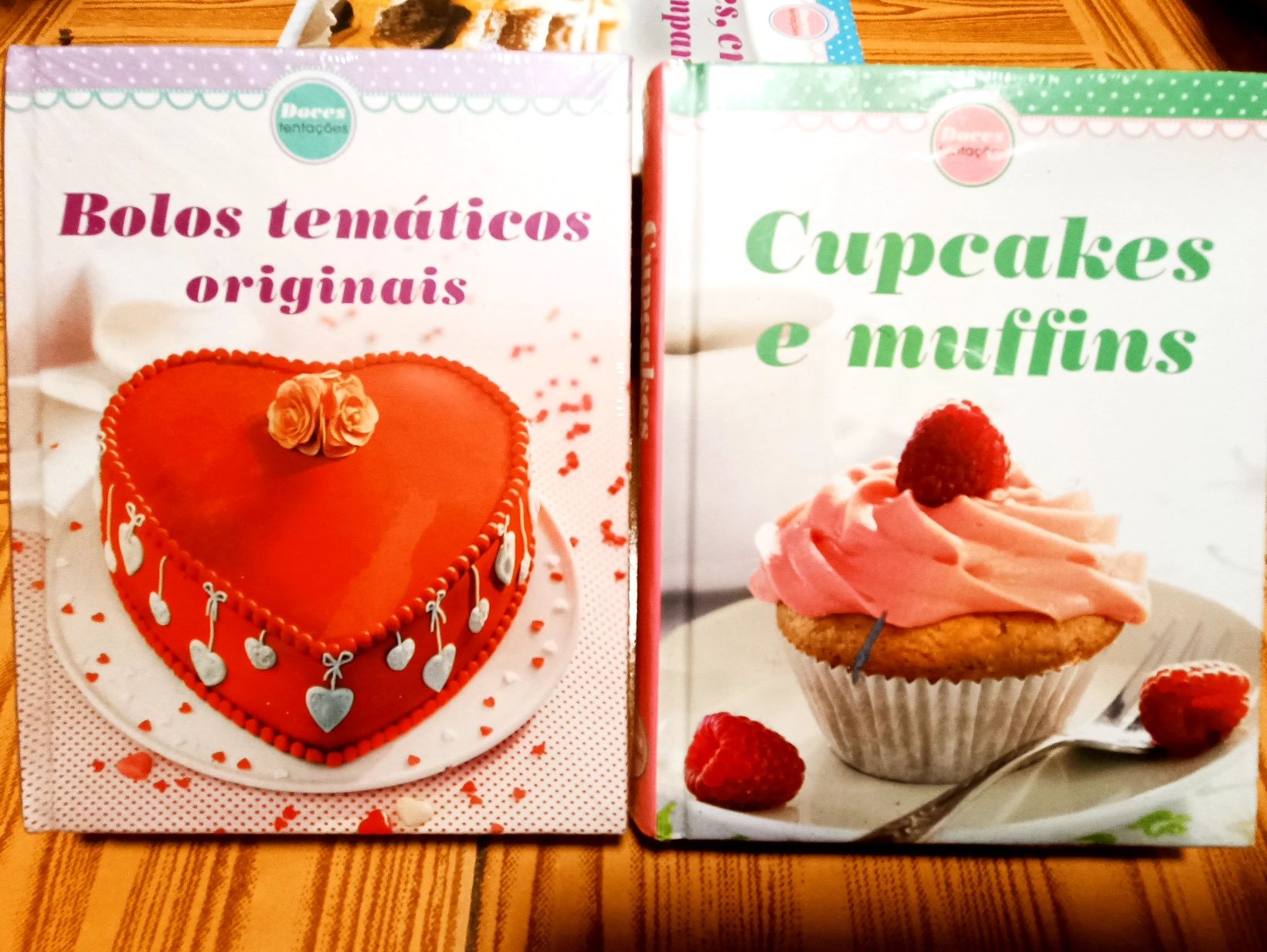 Conjunto de 5 livros NOVOS de doces de Culinária