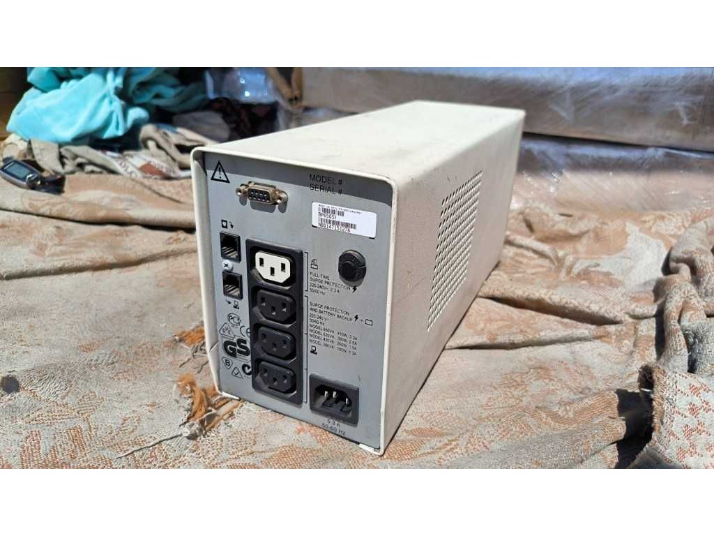 Безперебійник ДБЖ APC Back-UPS Pro 650 (BP650SI) є кількість