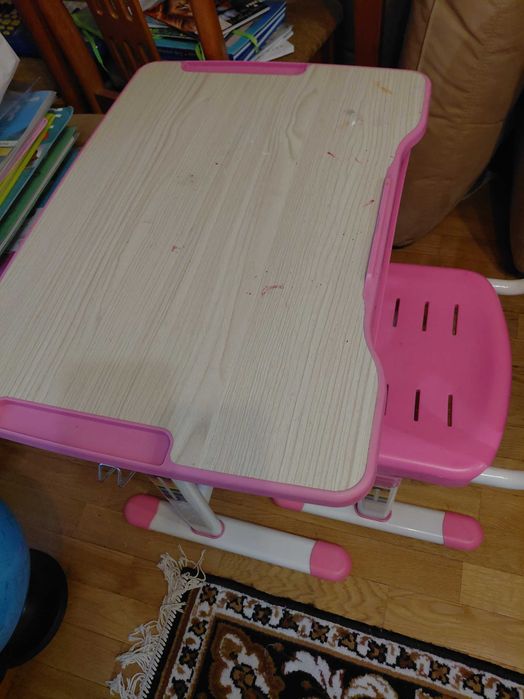 дитячий стіл-парта зі стільцем