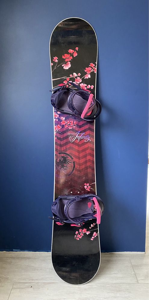 Damska Deska snowboardowa Never Summer Infinity - 149 cm