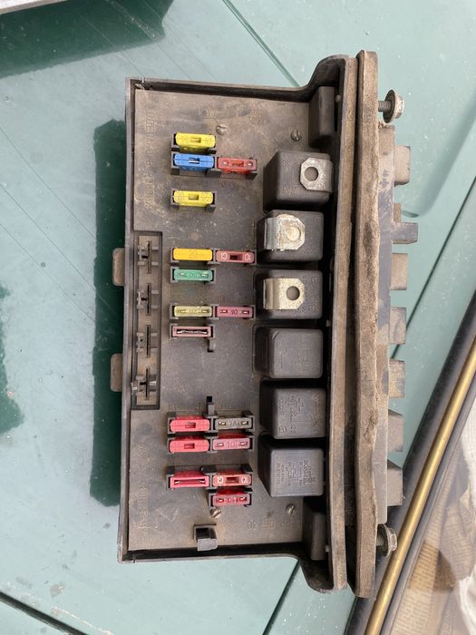 Блок предохранителей ваз 2104-05-07