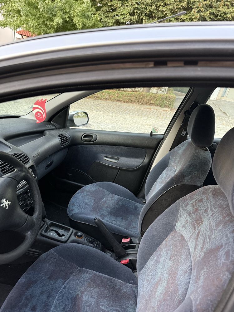 Peugeot 206 ano 2002