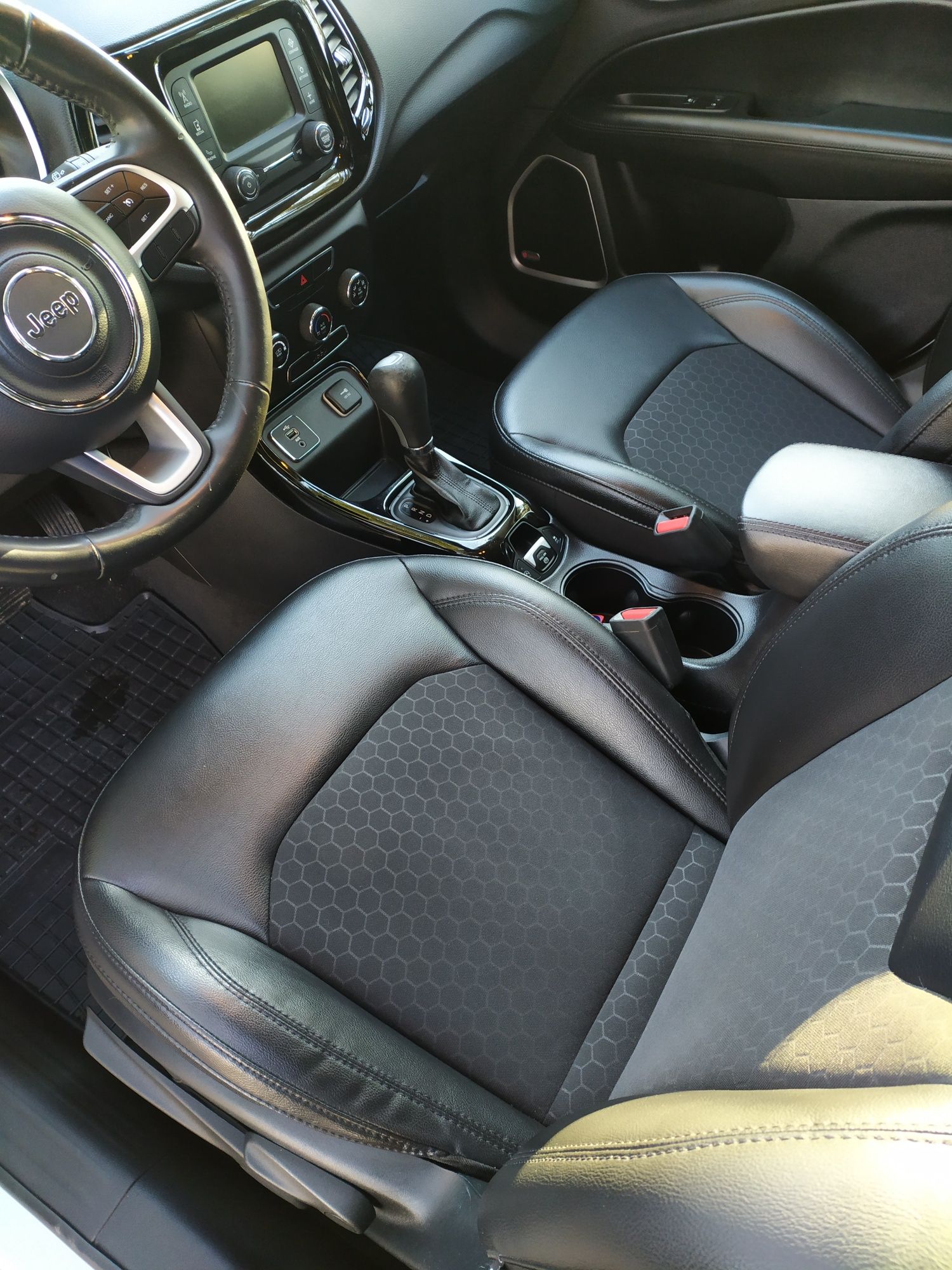 Продам Jeep Compass