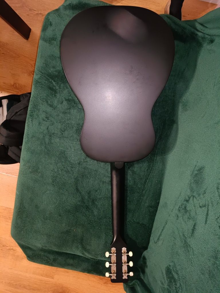 Gitara akustyczna typu Parlor firmy Gretsch.