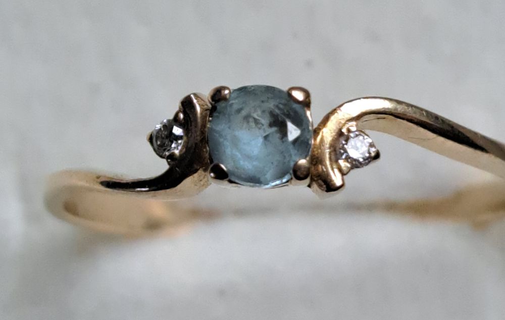 Złoty pierscionek z topazem i diamentami 585 certyfikat