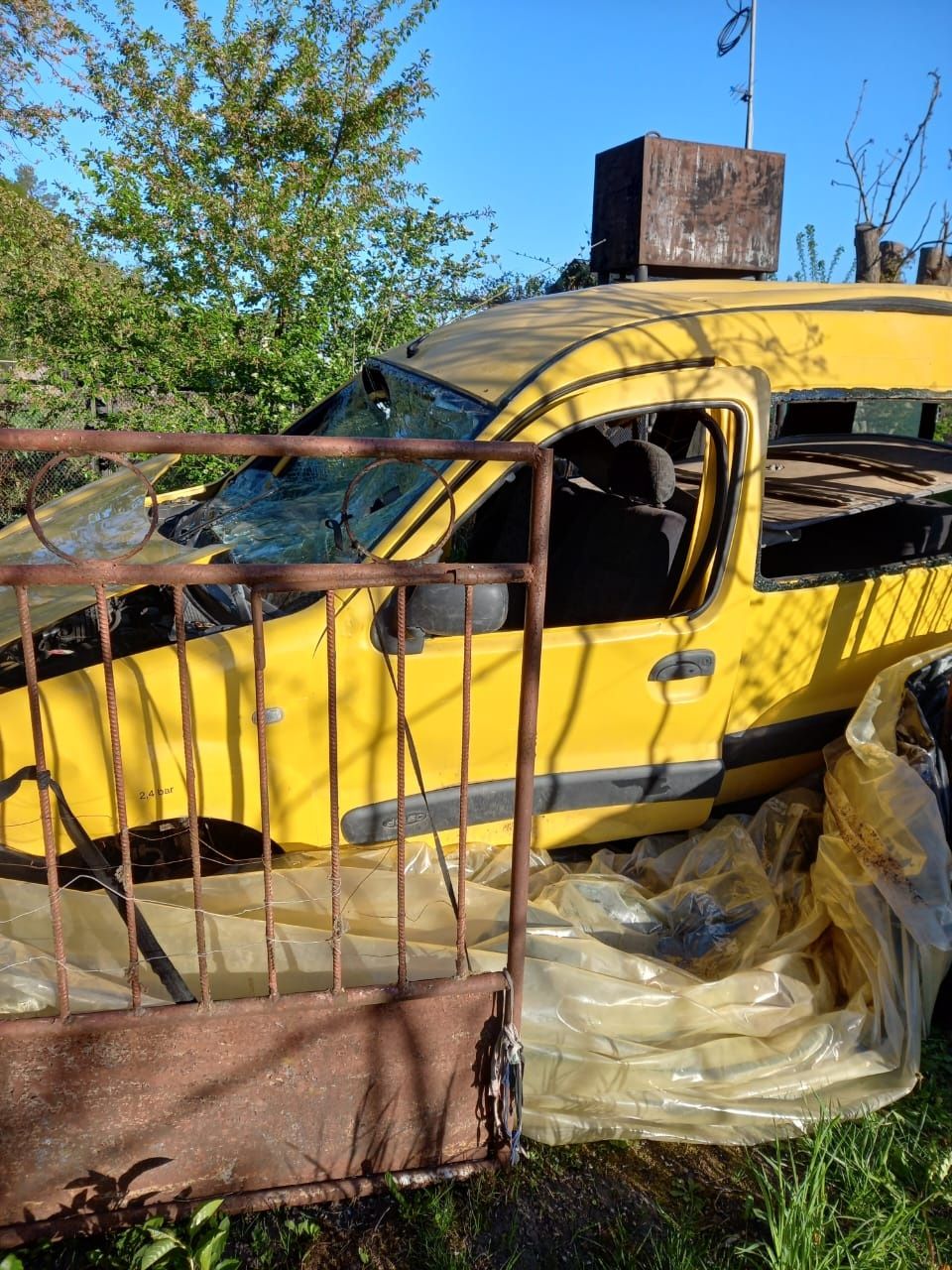 Renault Kengo після ДТП