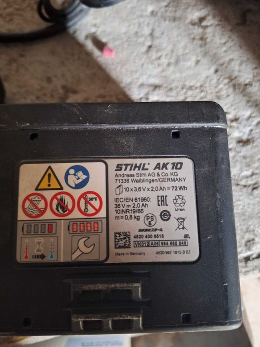 Vendo baterias e carregador Sthil