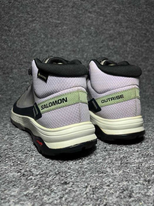Жіночі трекінгові черевики SALOMON Outrise Mid Gore Tex - 38/23.5см