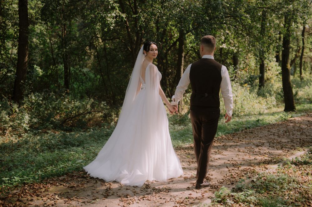 Продам весільну сукню