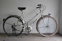 Bicicleta de Senhora 'Peugeot - Helium' 650B de 1977 - Vintage