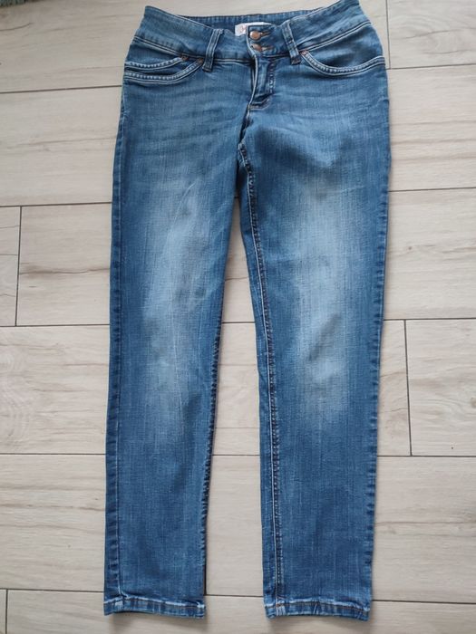 Spodnie jeansowe damskie John Baner. Rozmiar M/ 38