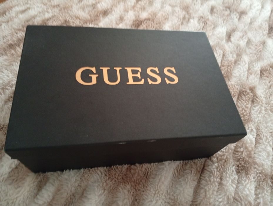 Sapatos  Guess novos