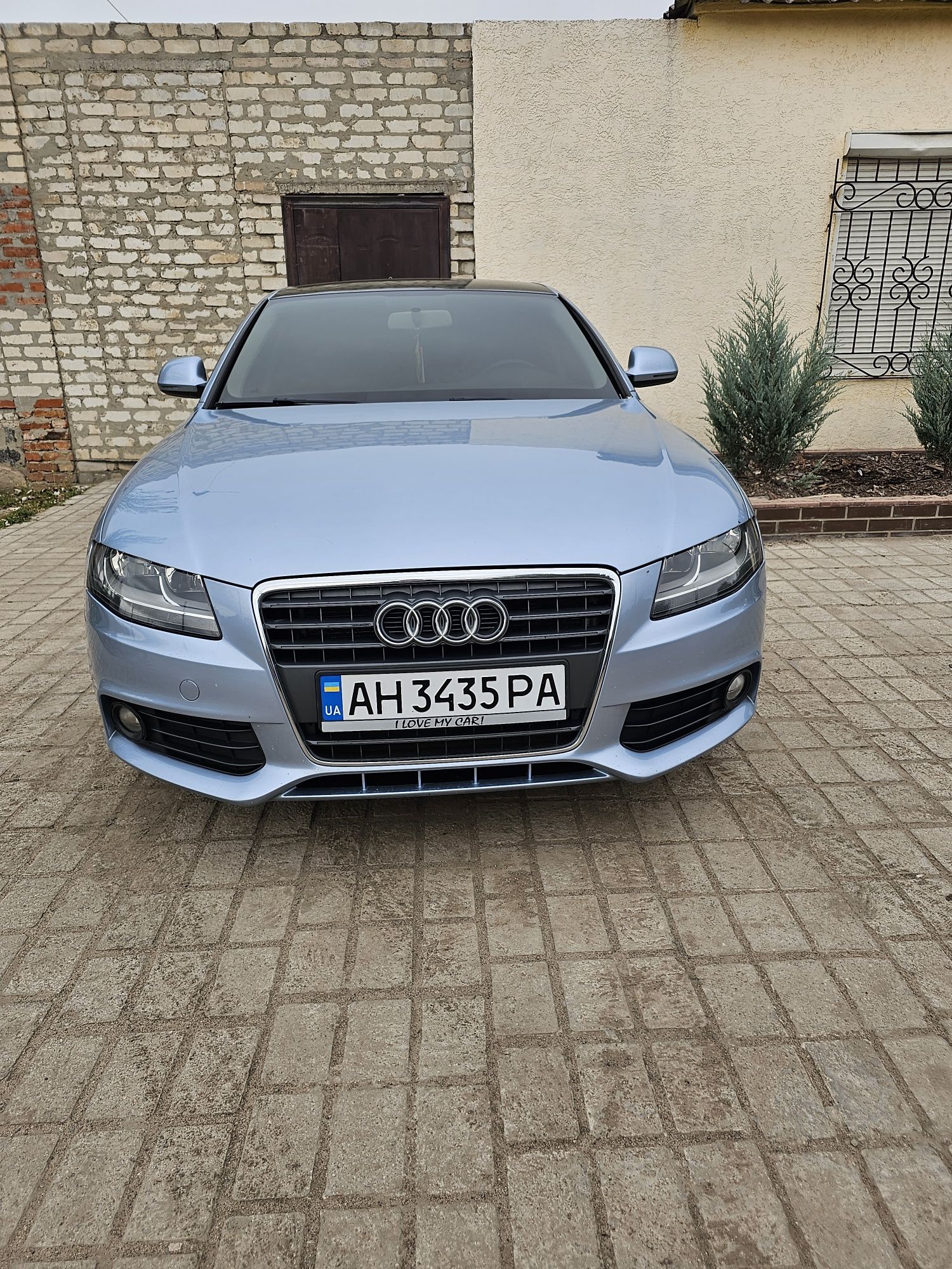 Audi.    A   4 без вложений