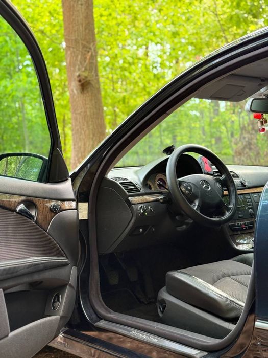 Mercedes-Benz w211 e240 2.6 lpg