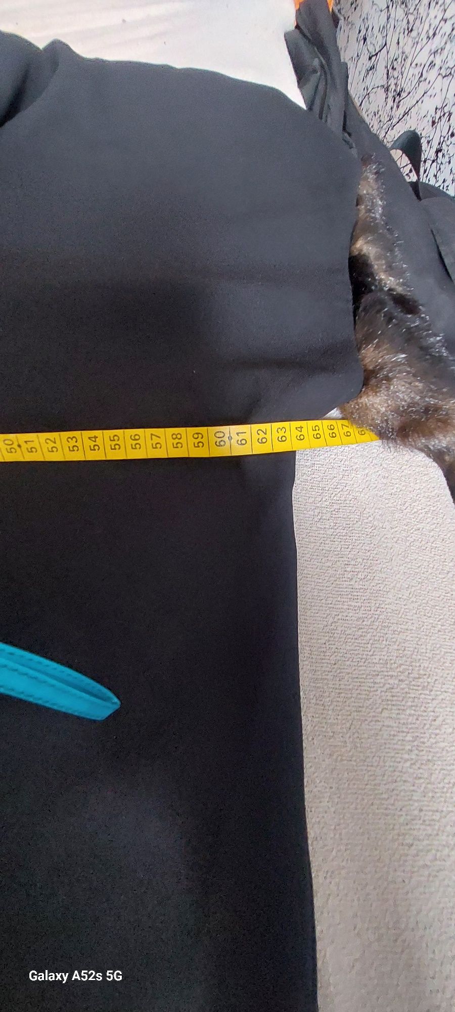 Bluza Zara  z sztuczne futerko na  rękawie