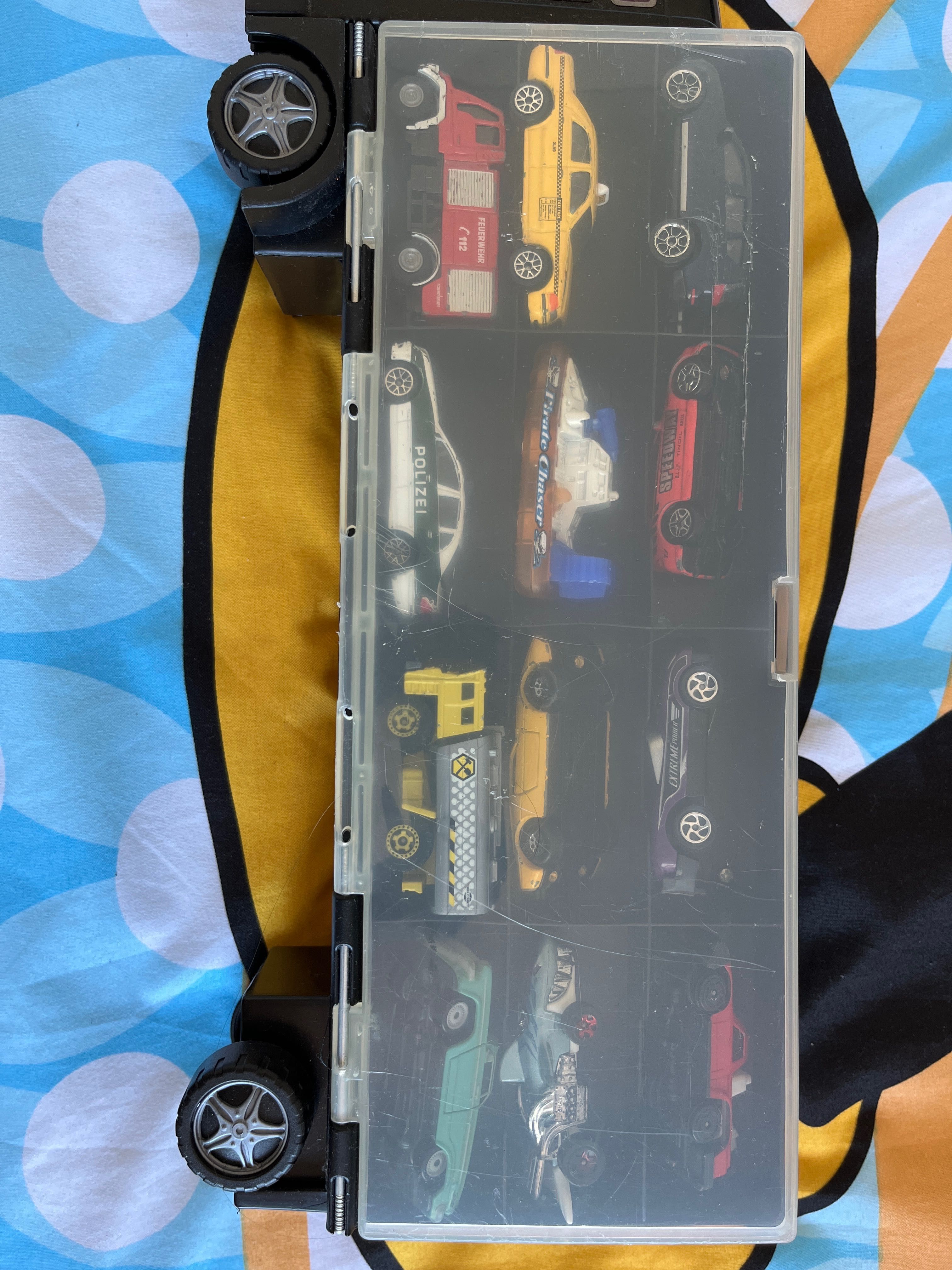 Camião com 15 carros