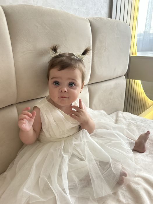 Святкова сукня для дівчинки 9-12 міс