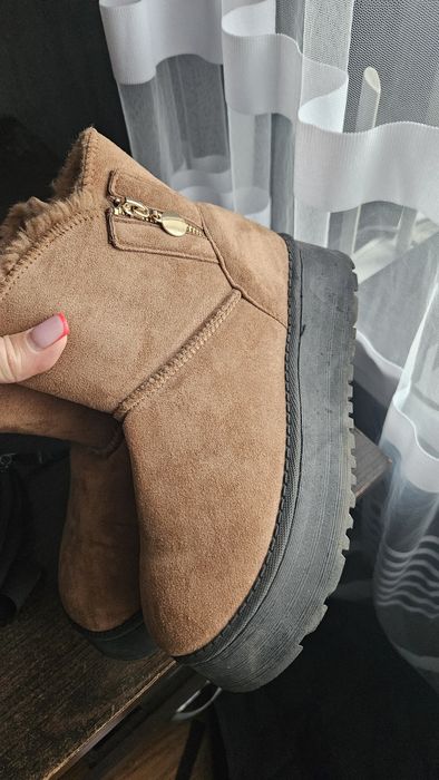 Ботинки на дівчинку