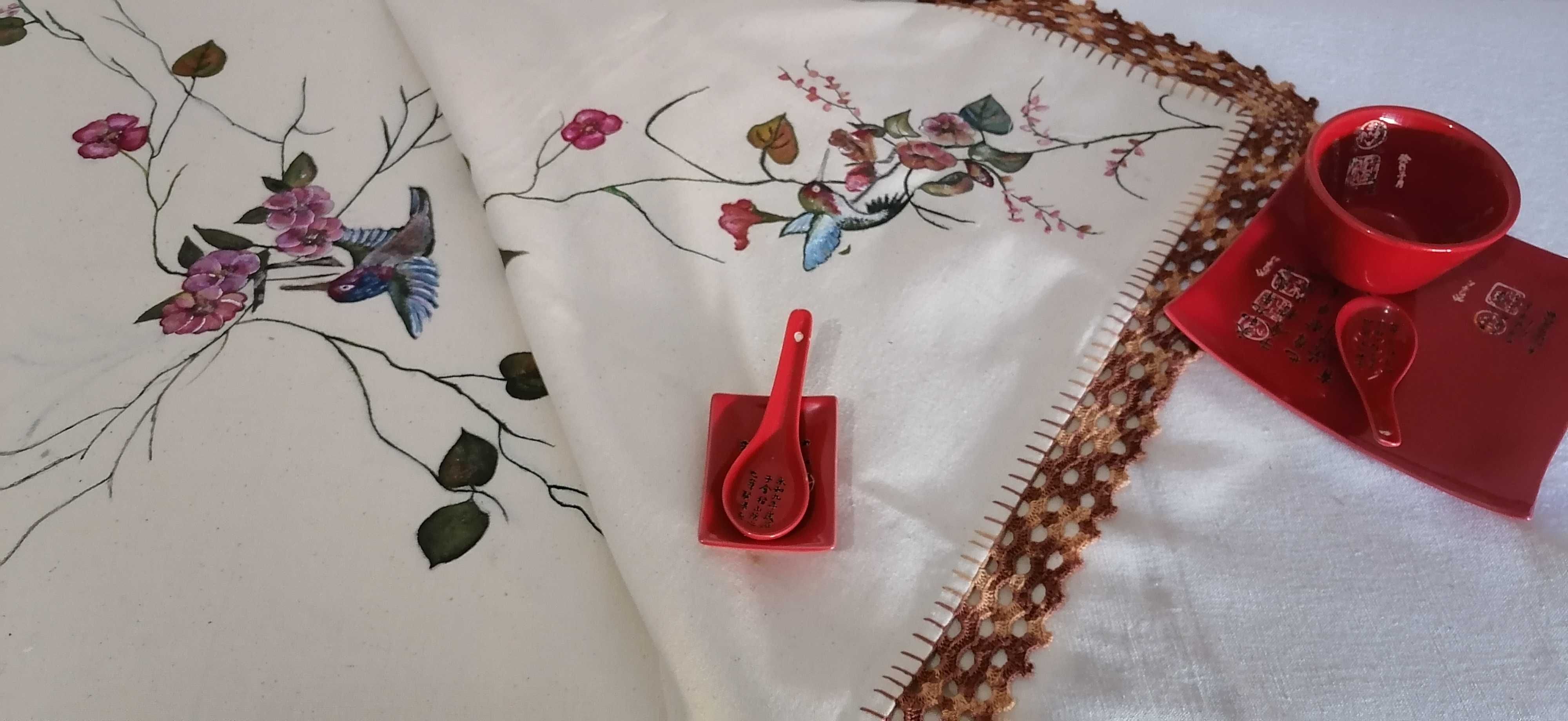 Toalha de mesa pintada à mao