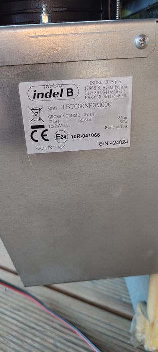 Lodówka Mercedes mp4