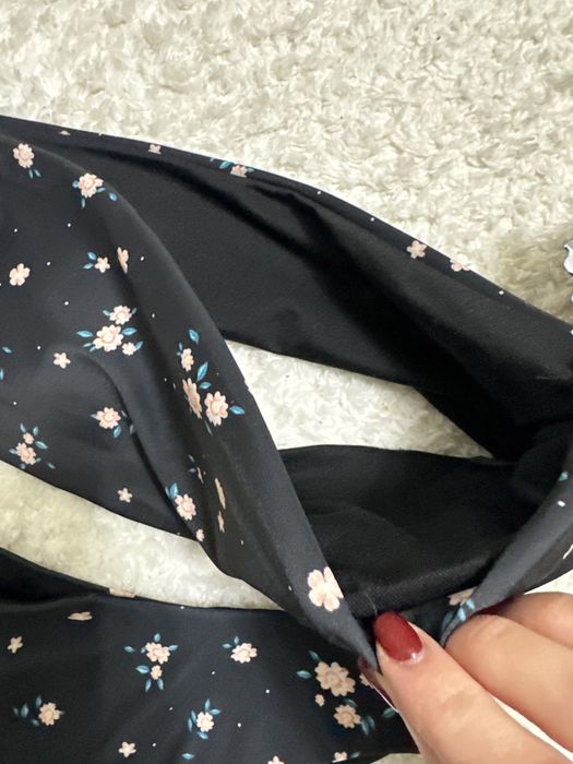 Купальник бандо чорний в квітку