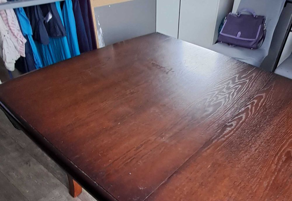 Stol drewno kolor orzech 160x100cm  do 250cm ladnie toczenia